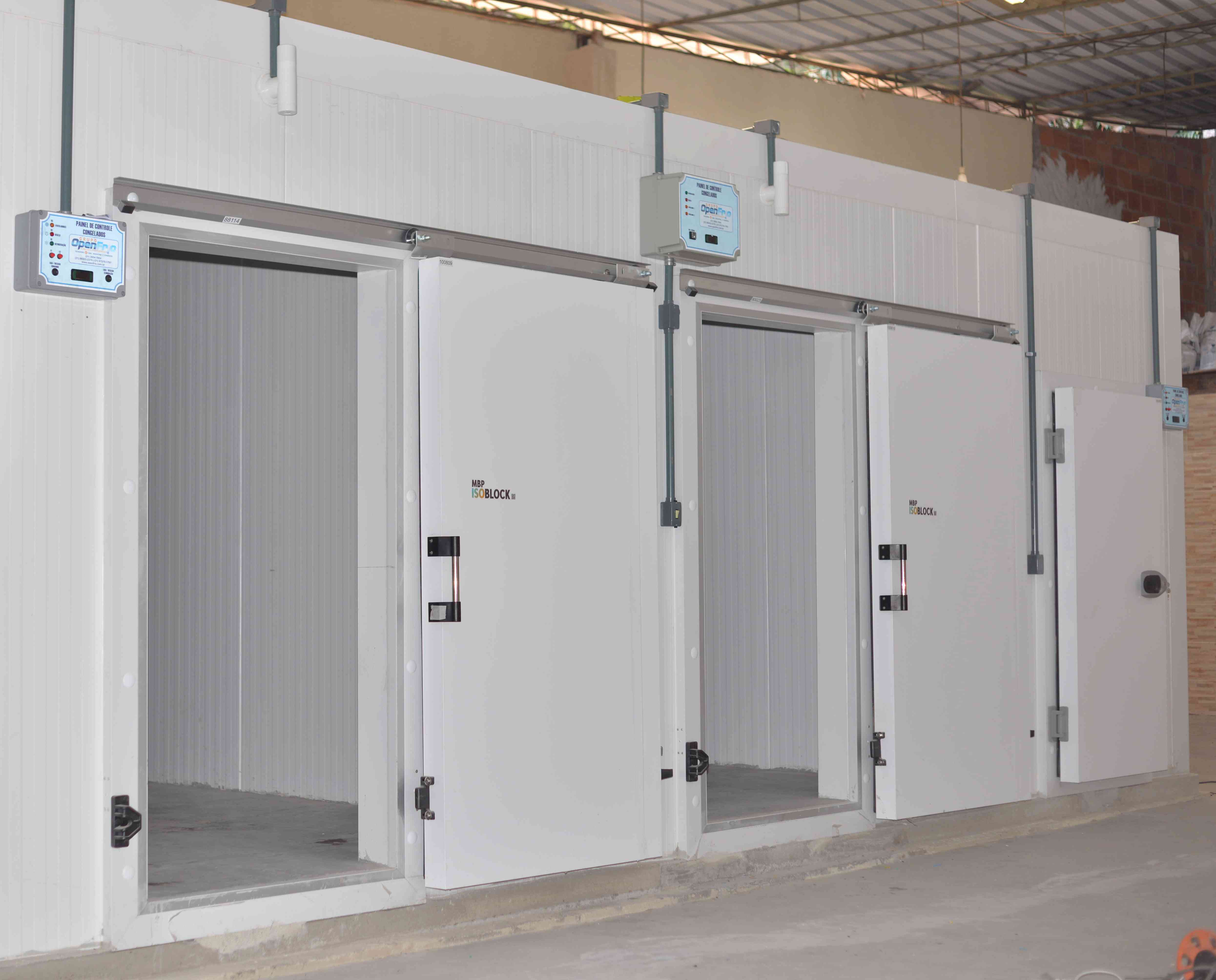Câmara fria instalada pela OpenFrio para açougue
